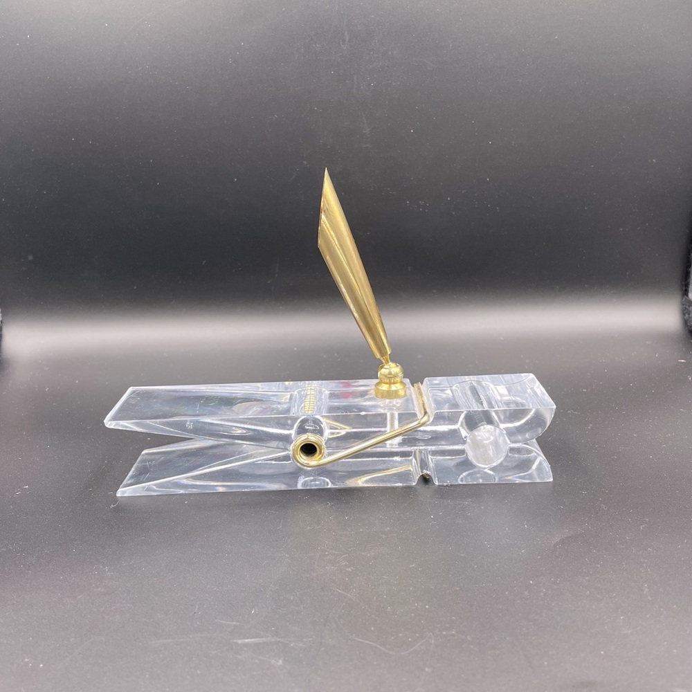 Vintage Plastic/Acrylic Clothespin Pen Note Holder